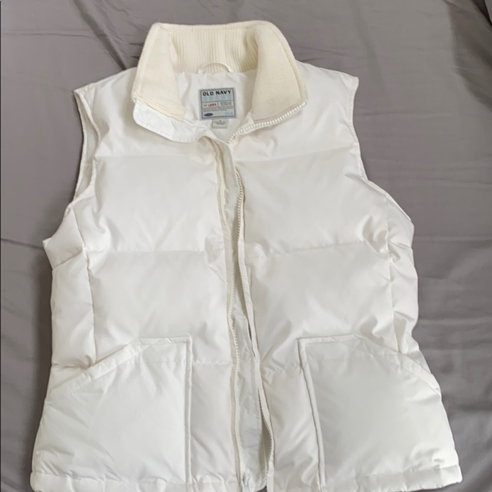 Old Navy White Puffer Vest Size Small - Picture 8 of 8